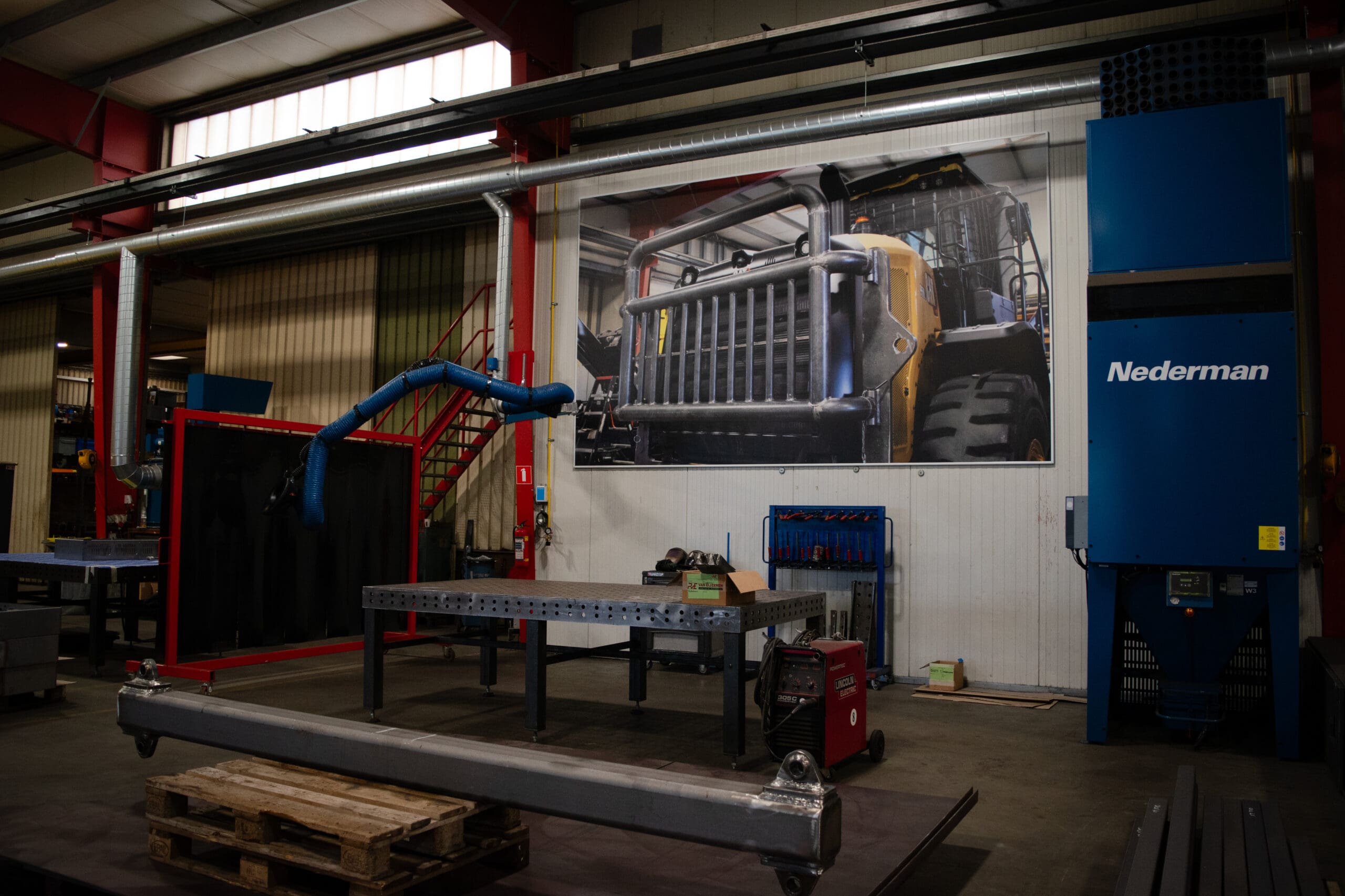 Textielframe in werkplaats bij PvE van Eijzeren Machinebouw in Borsele