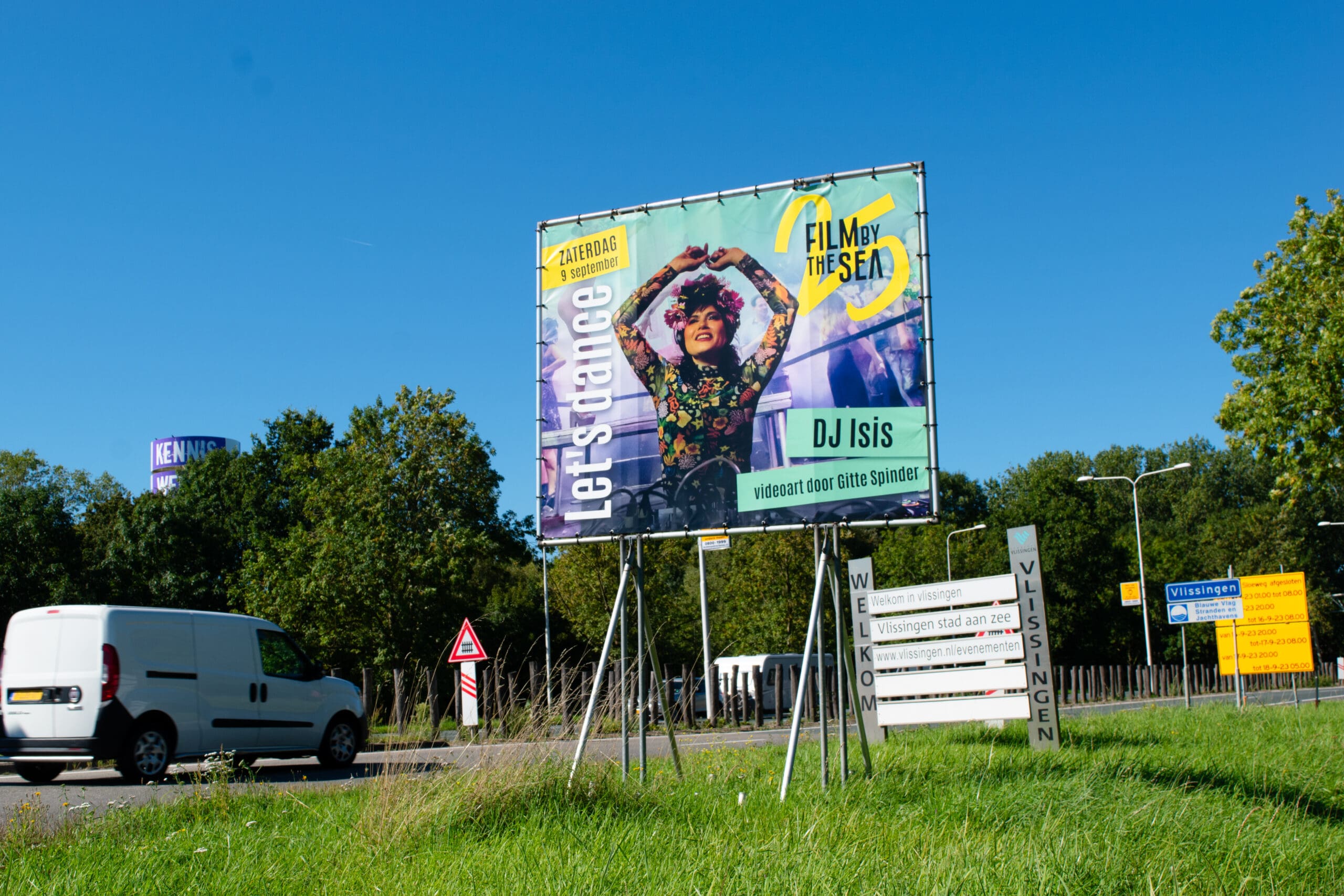 frame met doek ter promotie van film by the sea in vlissingen