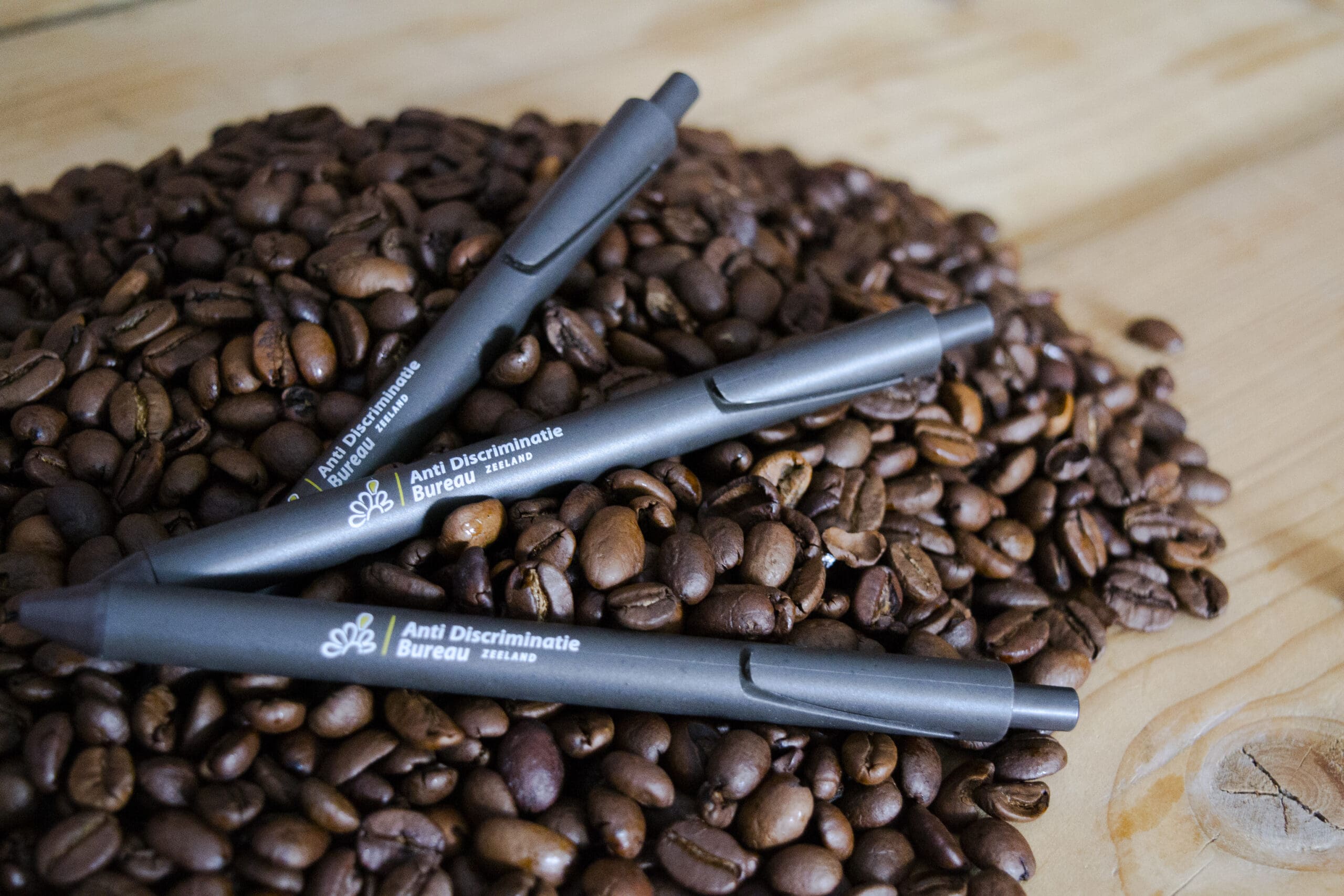 Gerecyclede pennen gemaakt van koffie