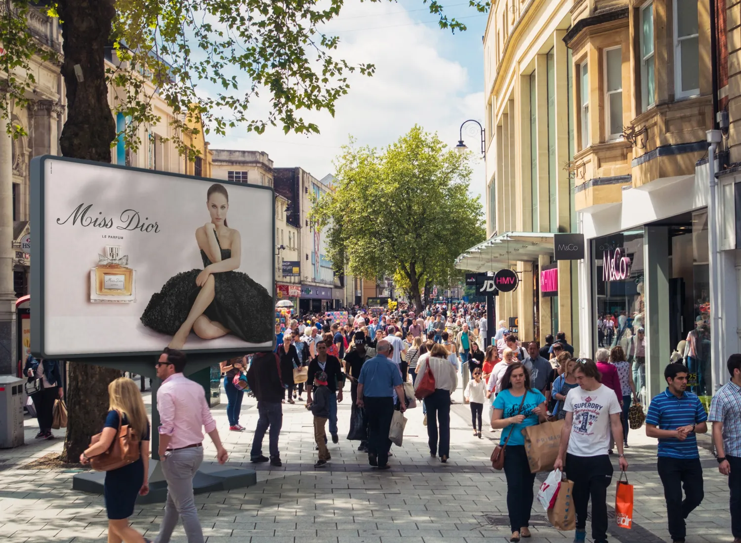 Mobiel billboard met reclame voor parfum er op