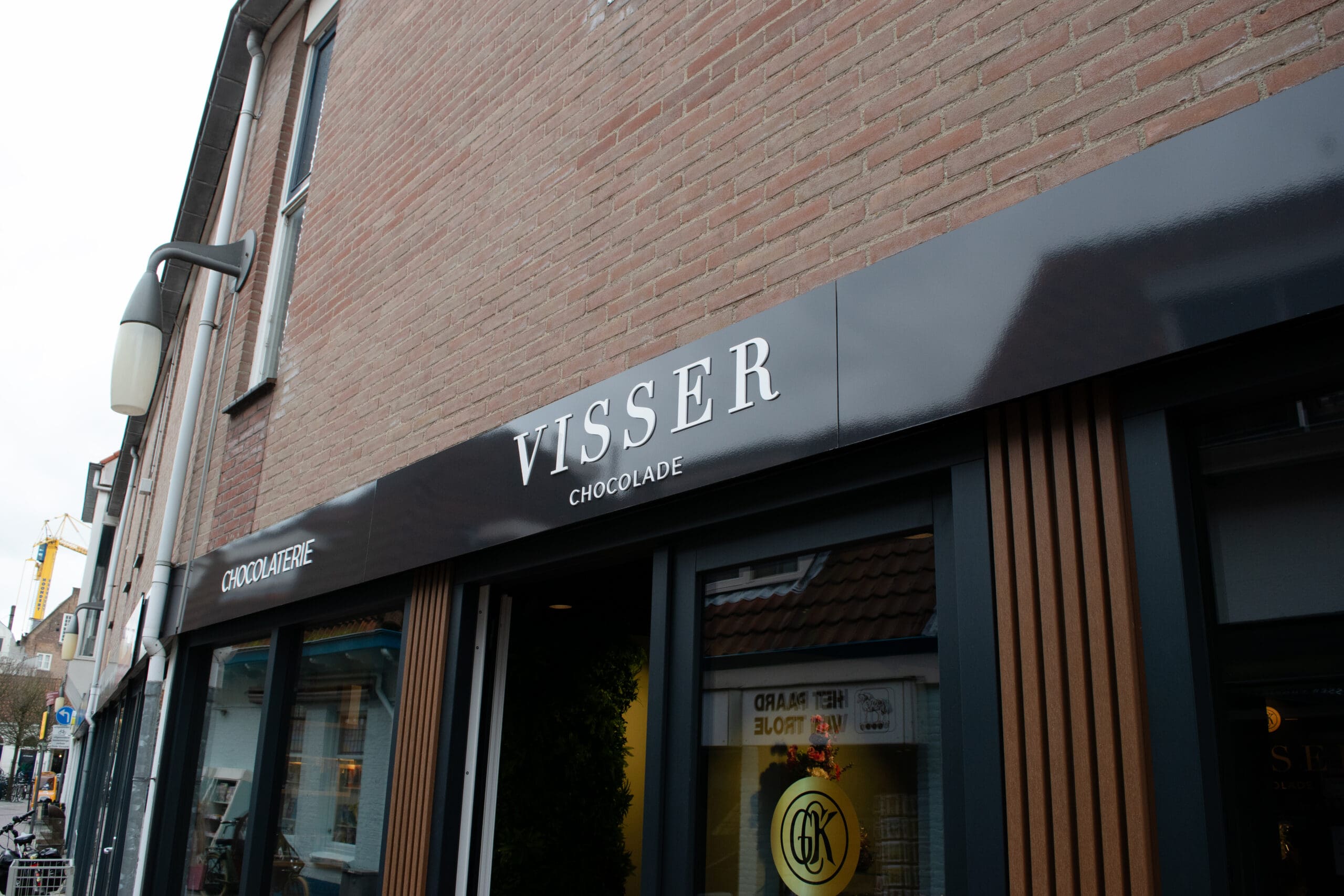 onverlichte gevelreclame, gevelreclame, gevel letters