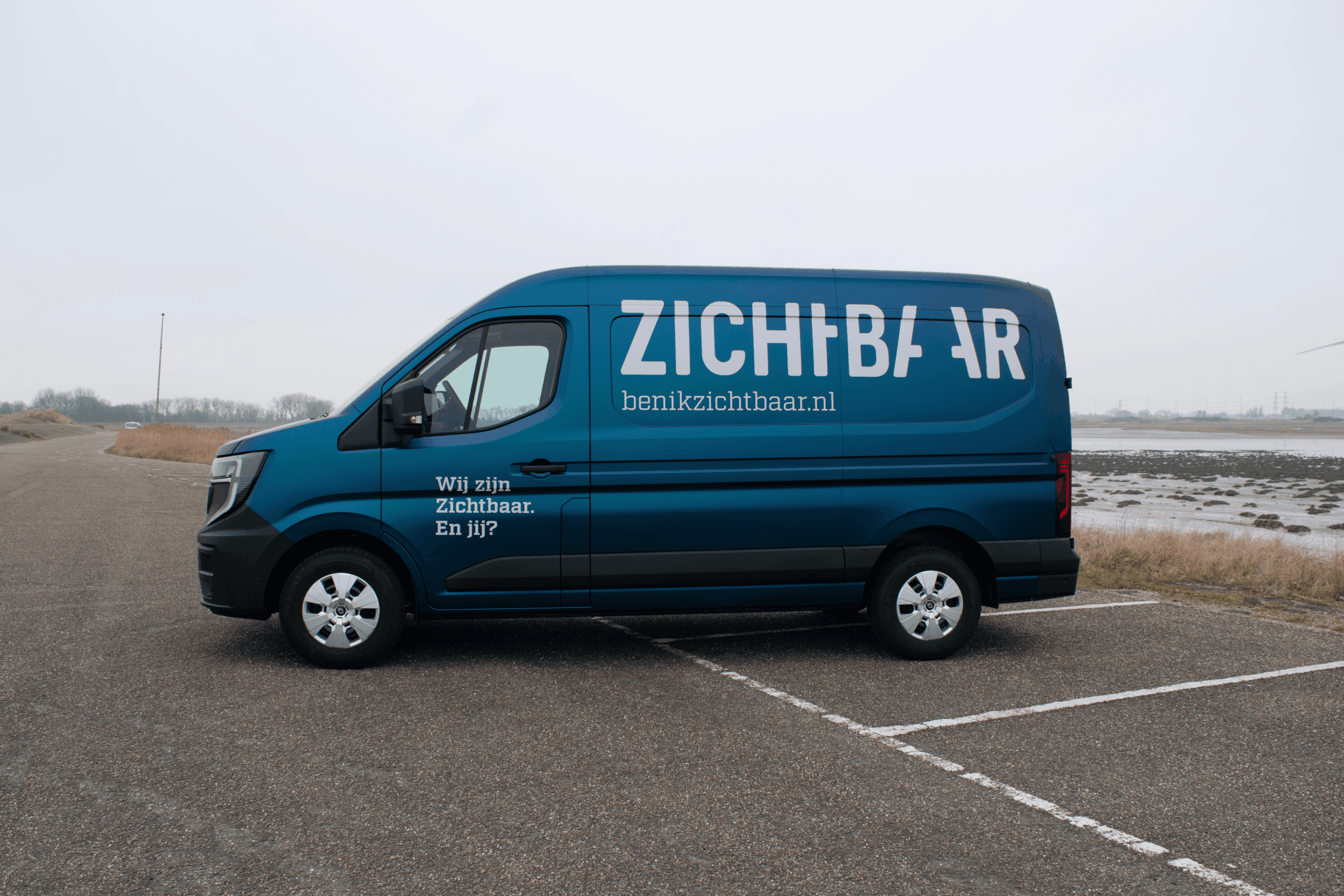 Bestelbus met reclame-uiting als mobiele marketingtool.