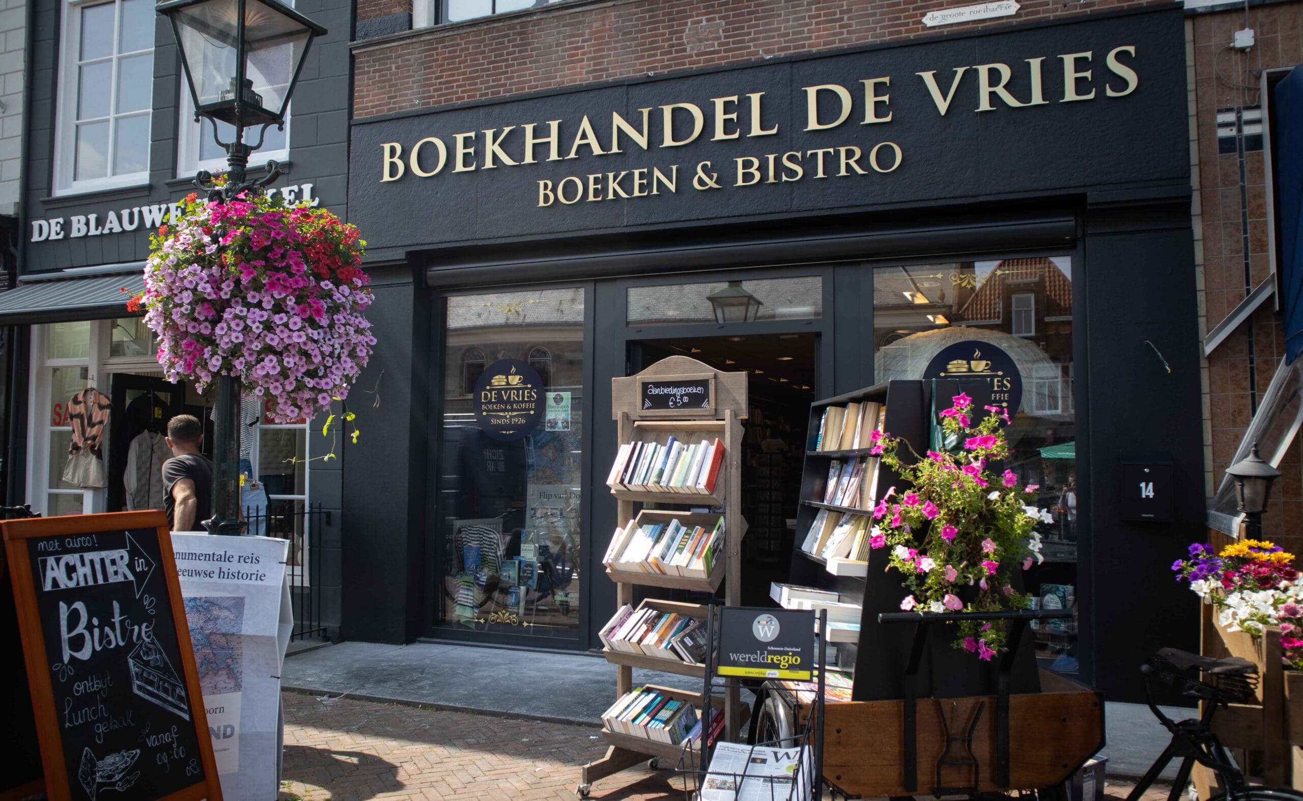 gouden acrylox letters voor boekenhandel in Zierikzee
